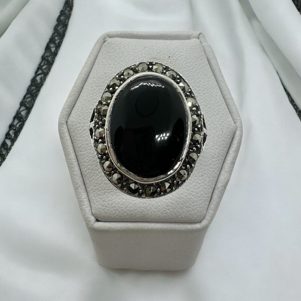 Sterling Silver Onyx Marcasite Ring size 8 Large Oval Cocktail Black Vintage 90s